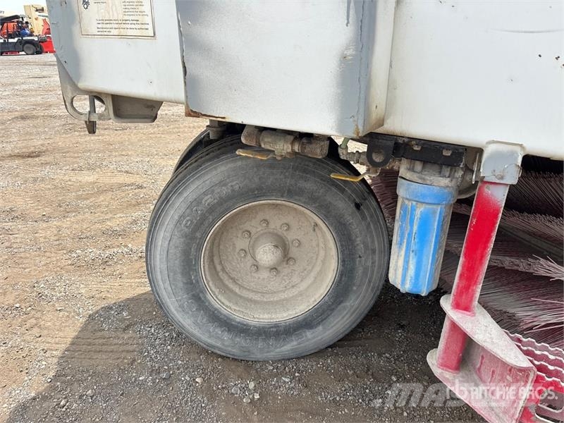 Elgin Pelican Sweeper Truck Camión de barrendero