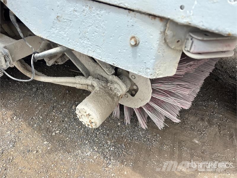 Elgin Pelican Sweeper Truck Camión de barrendero