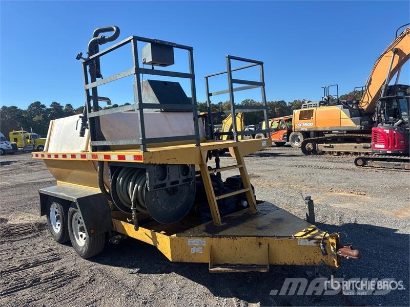 Epic L90TR 900 gal Hydroseeder مكونات أخرى