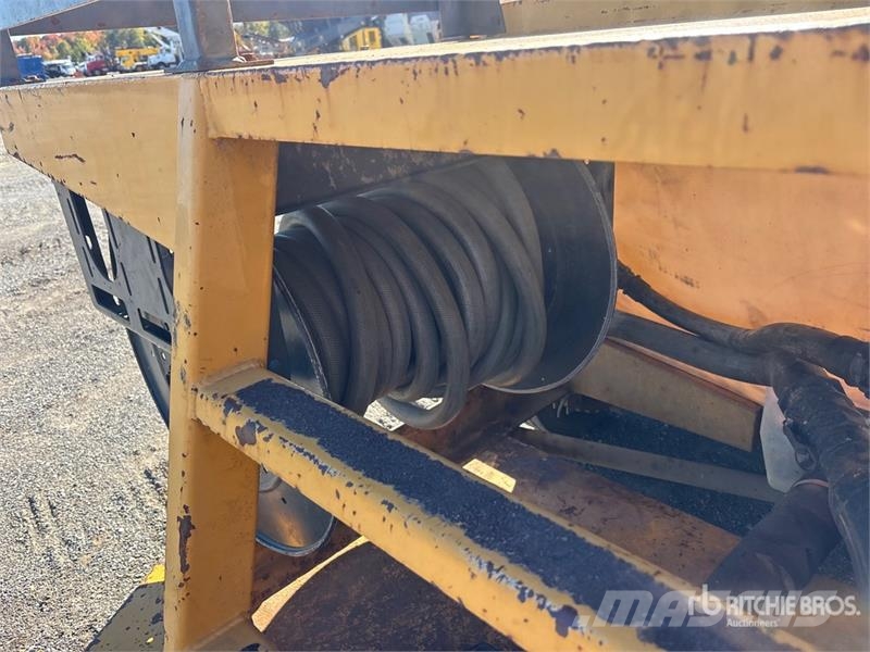 Epic L90TR 900 gal Hydroseeder مكونات أخرى