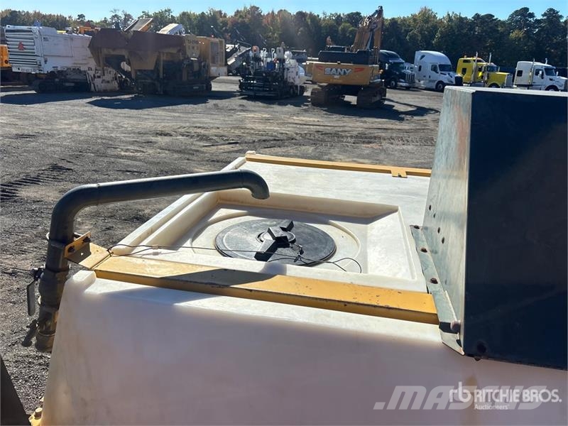 Epic L90TR 900 gal Hydroseeder مكونات أخرى