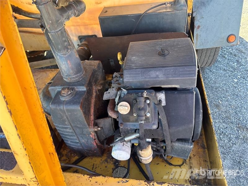 Epic L90TR 900 gal Hydroseeder مكونات أخرى
