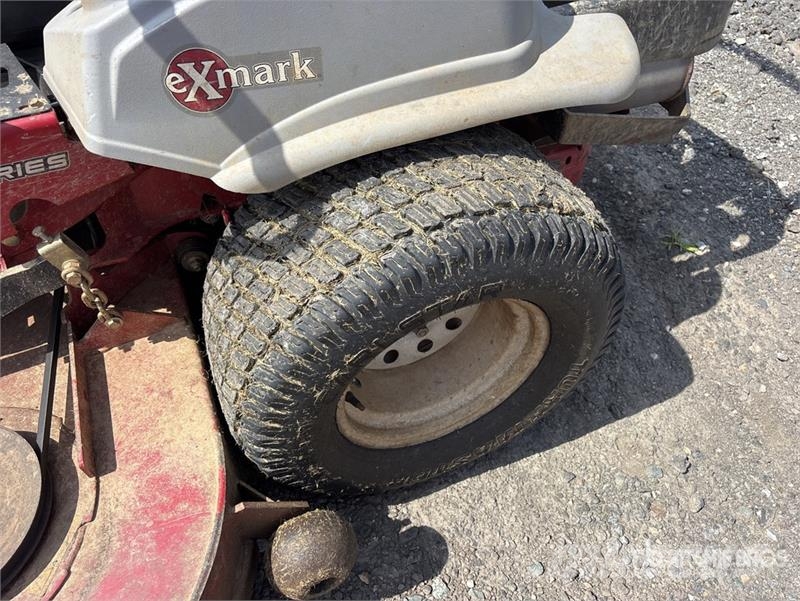 Exmark Lazer Z X-Series Ride-On 72 in Lawn Mower Rijmaaiers
