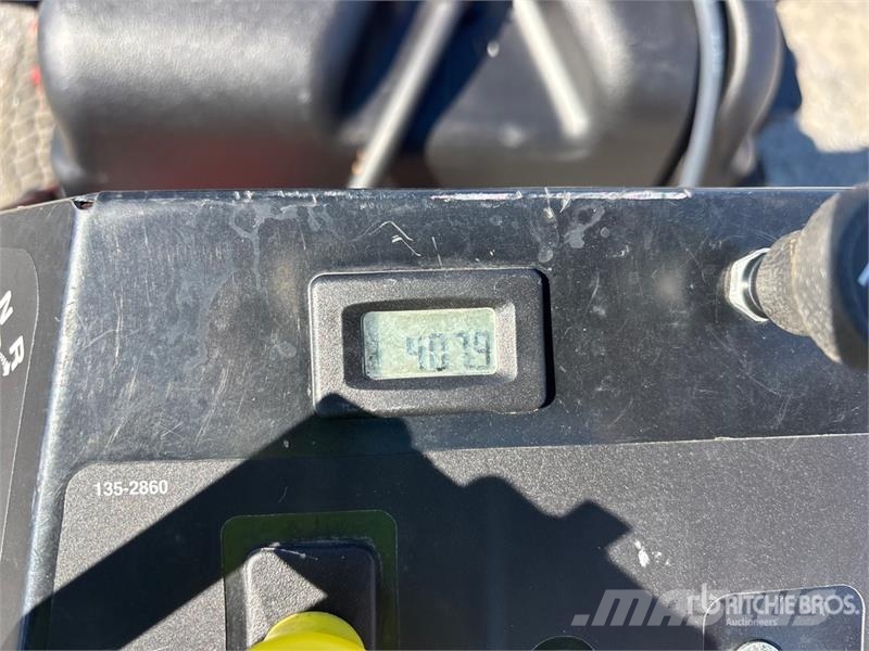 Exmark Turf Tracer S-Series Stand-On Lawn Mower Vrtni traktor kosilnice