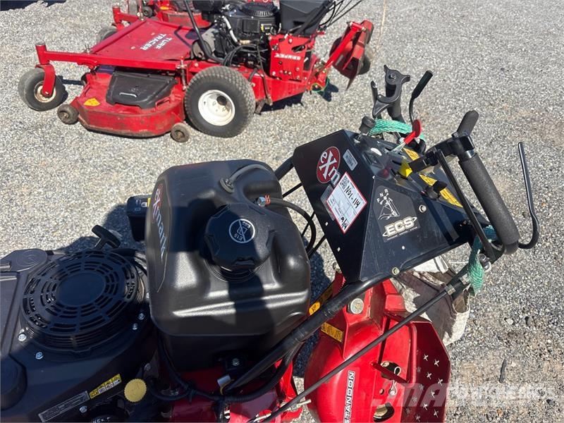 Exmark Turf Tracer S-Series 4x2 Ride-On 48 in Lawn Mower Vrtni traktor kosilnice