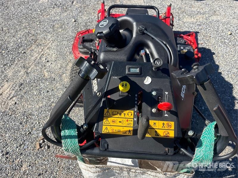 Exmark Turf Tracer S-Series 4x2 Ride-On 48 in Lawn Mower Vrtni traktor kosilnice