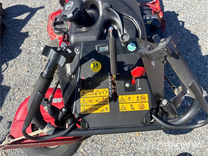 Exmark Turf Tracer S-Series 4x2 Ride-On 48 in Lawn Mower Vrtni traktor kosilnice
