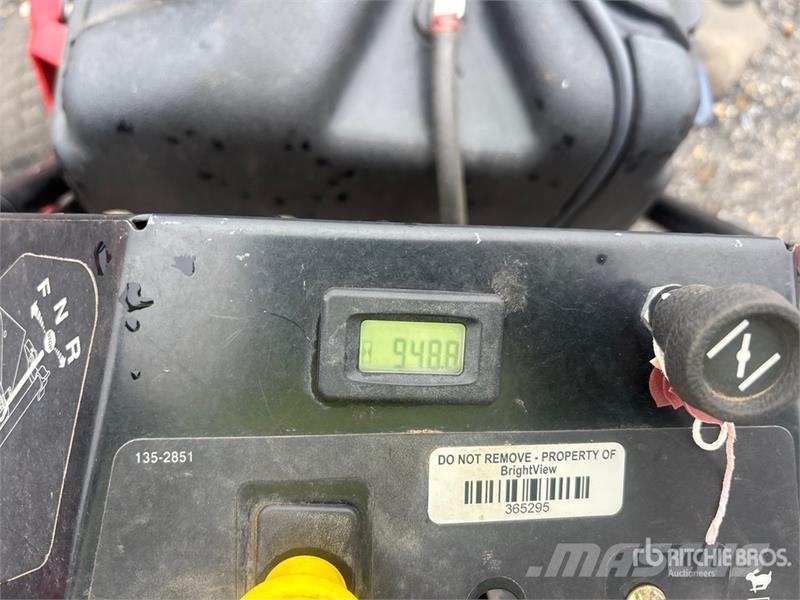 Exmark Turf Tracer S-Series 4x2 Walk-Behind 48 in Lawn Mo ركوب الحشائش