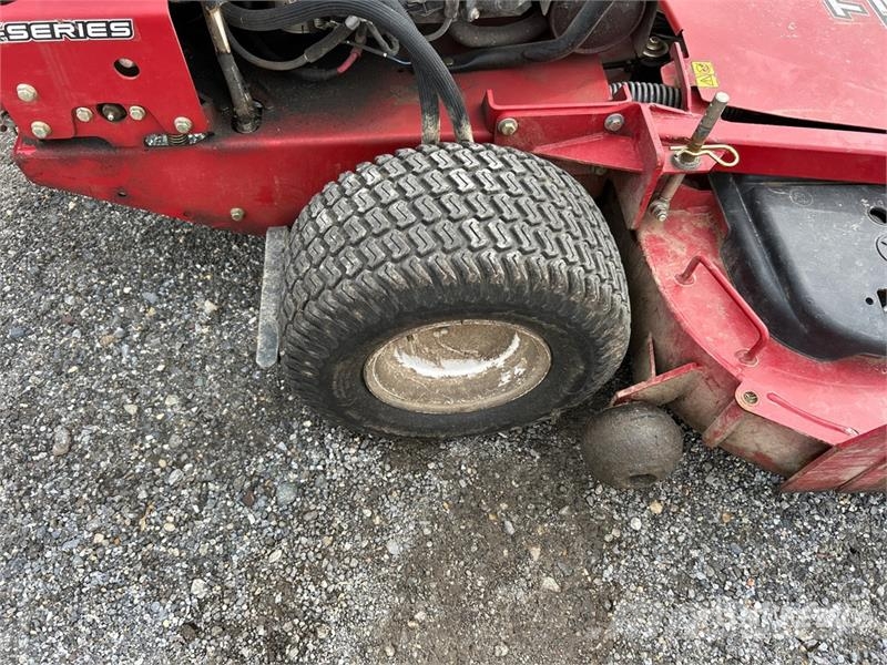 Exmark Turf Tracer X-Series Stand-On Lawn Mower 乗用・自走モア/芝刈り機