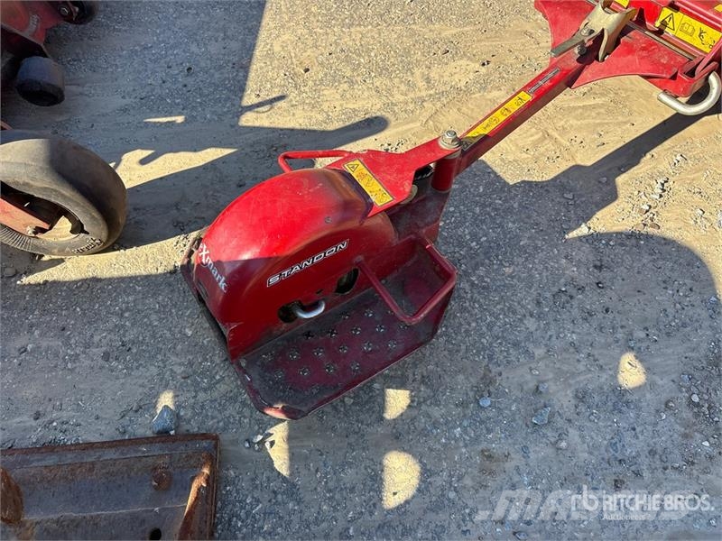 Exmark Turf Tracer X-Series Stand-On Lawn Mower Murutraktorid