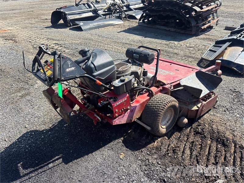Exmark Turf Tracer X-Series 4x2 Stand-On Lawn Mower 騎乘式割草機