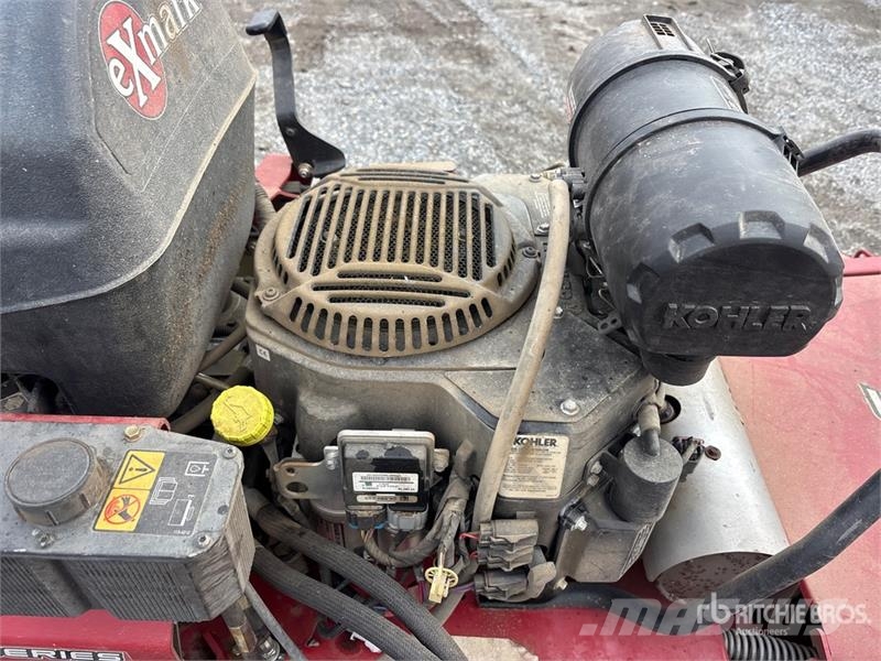Exmark Turf Tracer X-Series 4x2 Stand-On Lawn Mower Vrtni traktor kosilnice