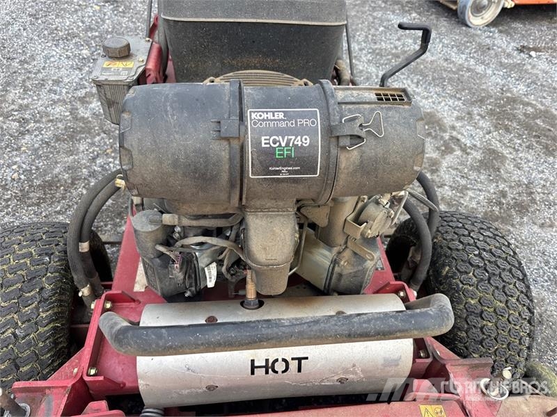 Exmark Turf Tracer X-Series 4x2 Stand-On Lawn Mower Vrtni traktor kosilnice