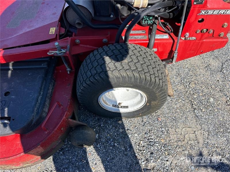 Exmark Turf Tracer X-Series Stand-On Lawn Mower Vrtni traktor kosilnice