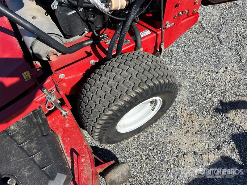 Exmark Turf Tracer X-Series Stand-On Lawn Mower Vrtni traktor kosilnice