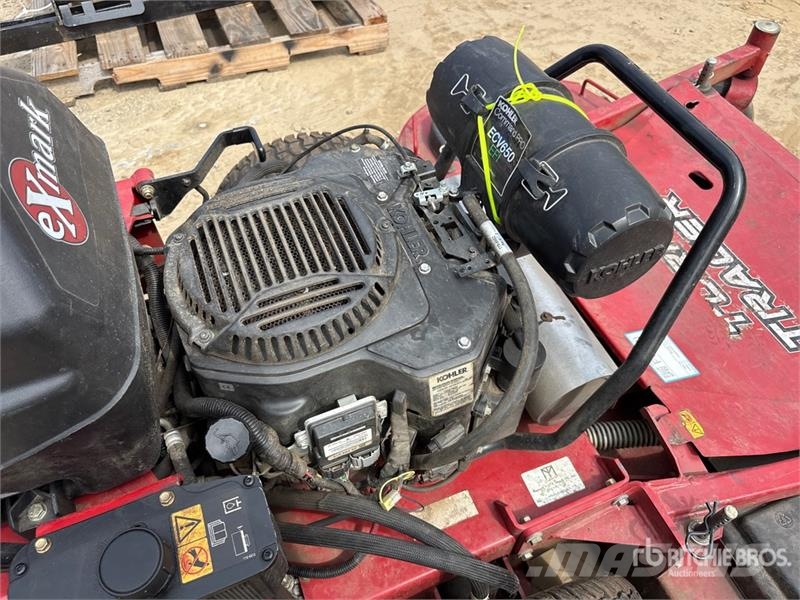 Exmark Turf Tracer X-Series Stand-On 60 in. Lawn Mower Vrtni traktor kosilnice