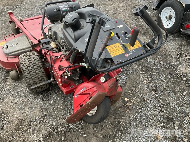 Exmark Turf Tracer X-Series Stand-On Lawn Mower Vrtni traktor kosilnice