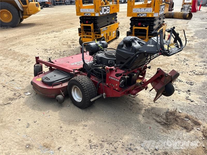Exmark Turf Tracer X-Series Stand-On 60 in. Lawn Mower Vrtni traktor kosilnice