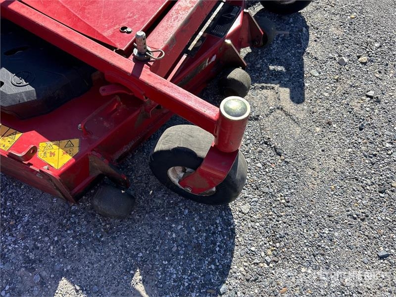 Exmark Turf Tracer X-Series Stand-On Lawn Mower Vrtni traktor kosilnice