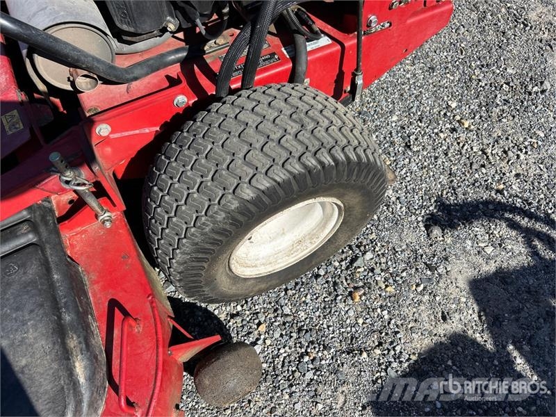 Exmark Turf Tracer X-Series Stand-On Lawn Mower Vrtni traktor kosilnice