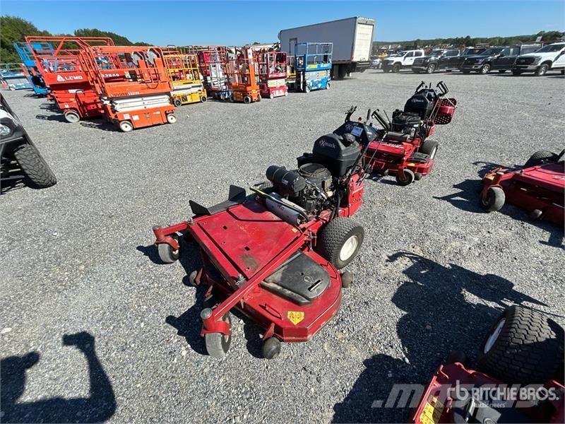 Exmark Turf Tracer X-Series Stand-On Lawn Mower Vrtni traktor kosilnice