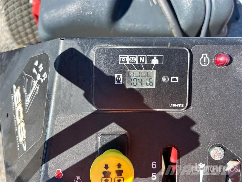 Exmark Turf Tracer X-Series Stand-On Lawn Mower Vrtni traktor kosilnice