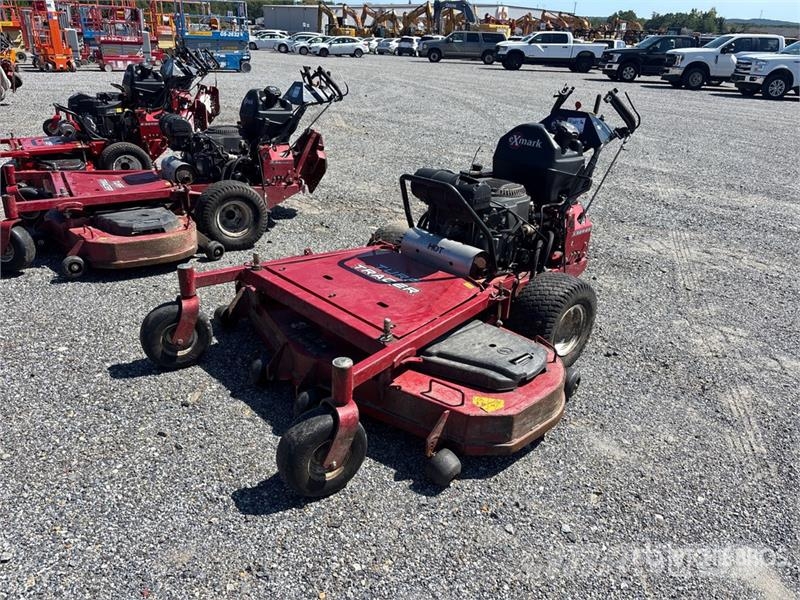 Exmark Turf Tracer X-Series 4x2 Stand-On Lawn Mower Vrtni traktor kosilnice