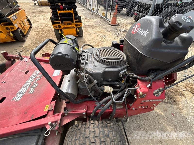 Exmark Turf Tracer X-Series Stand-On 60 in. Lawn Mower Vrtni traktor kosilnice