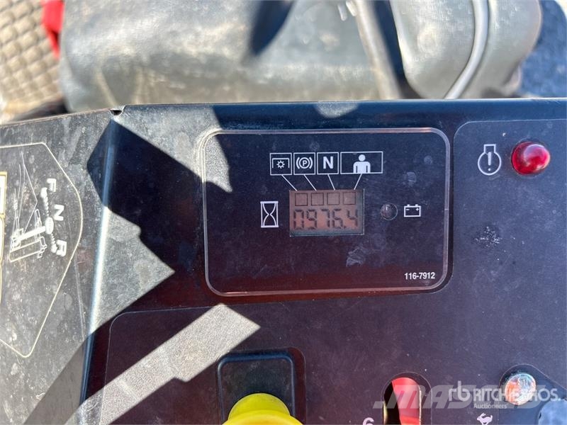 Exmark Turf Tracer X-Series Stand-On Lawn Mower Vrtni traktor kosilnice