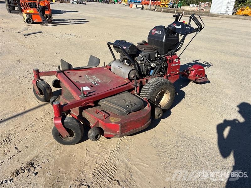 Exmark Turf Tracer X-Series Stand-On Lawn Mower ركوب الحشائش