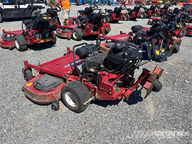 Exmark Turf Tracer X-Series 4x2 Stand-On Lawn Mower Vrtni traktor kosilnice