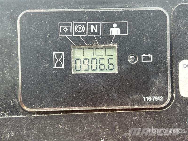 Exmark Turf Tracer X-Series Stand-On Lawn Mower 騎乘式割草機