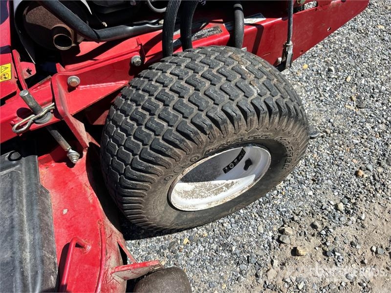 Exmark Turf Tracer X-Series Stand-On Lawn Mower Vrtni traktor kosilnice
