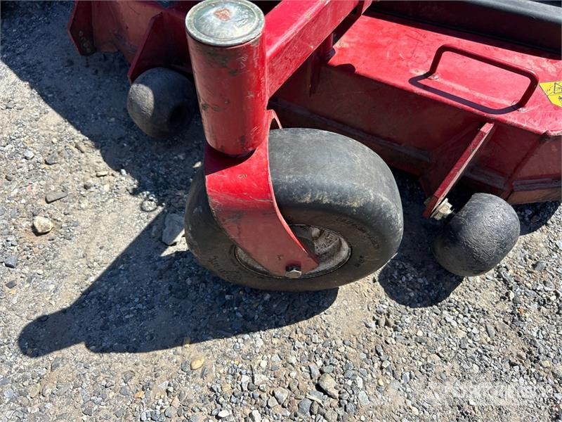 Exmark Turf Tracer X-Series Stand-On Lawn Mower Vrtni traktor kosilnice