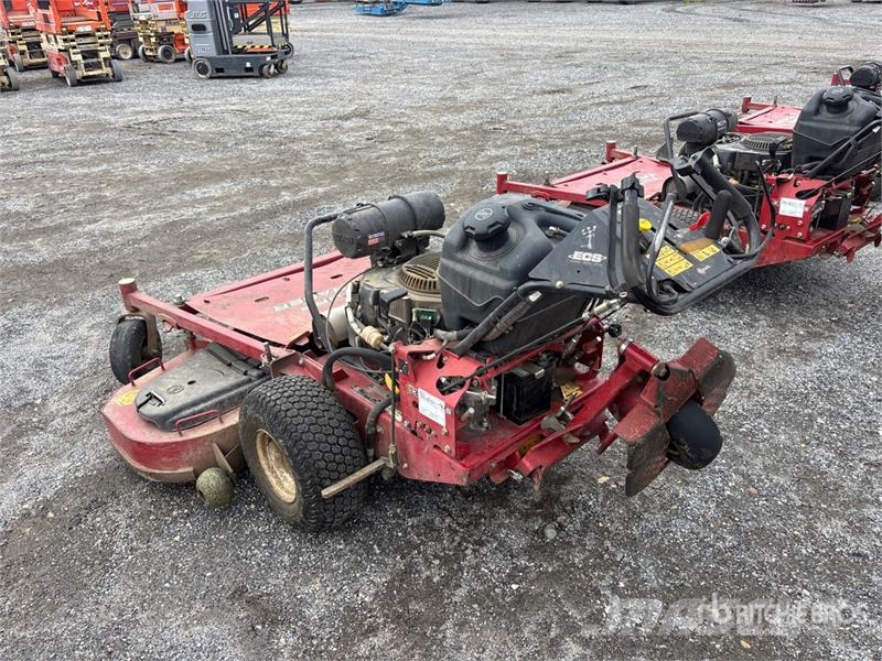 Exmark Turf Tracer X-Series 4x2 Stand-On Lawn Mower Vrtni traktor kosilnice