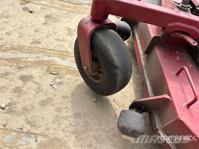 Exmark Turf Tracer X-Series Stand-On 60 in. Lawn Mower Vrtni traktor kosilnice