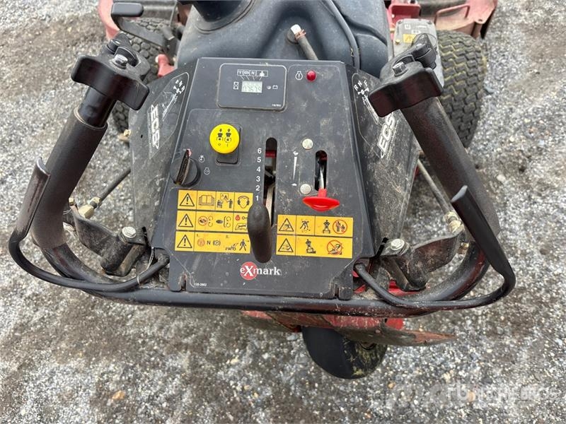 Exmark Turf Tracer X-Series 4x2 Stand-On Lawn Mower Vrtni traktor kosilnice