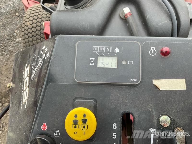 Exmark Turf Tracer X-Series Stand-On Lawn Mower Vrtni traktor kosilnice
