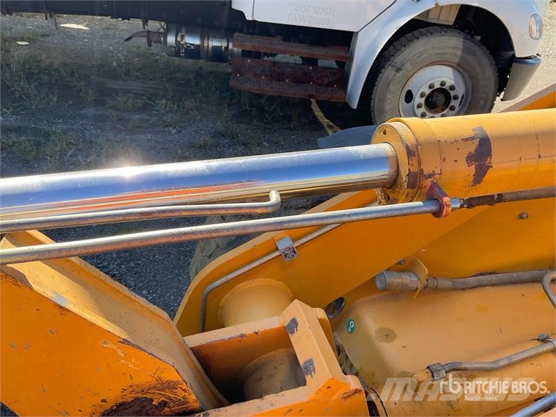 Fiori TA700 4x4 Backhoe Loader (Inoperable) Экскаваторы-погрузчики