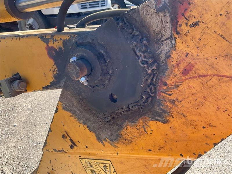 Fiori TA700 4x4 Backhoe Loader (Inoperable) Экскаваторы-погрузчики