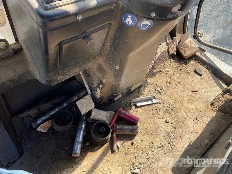 Fiori TA700 4x4 Backhoe Loader (Inoperable) Экскаваторы-погрузчики