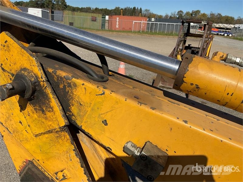  Flori Coyote 4x4 Backhoe Loader (Inoperable) لوادر ذات جرافات عكسية