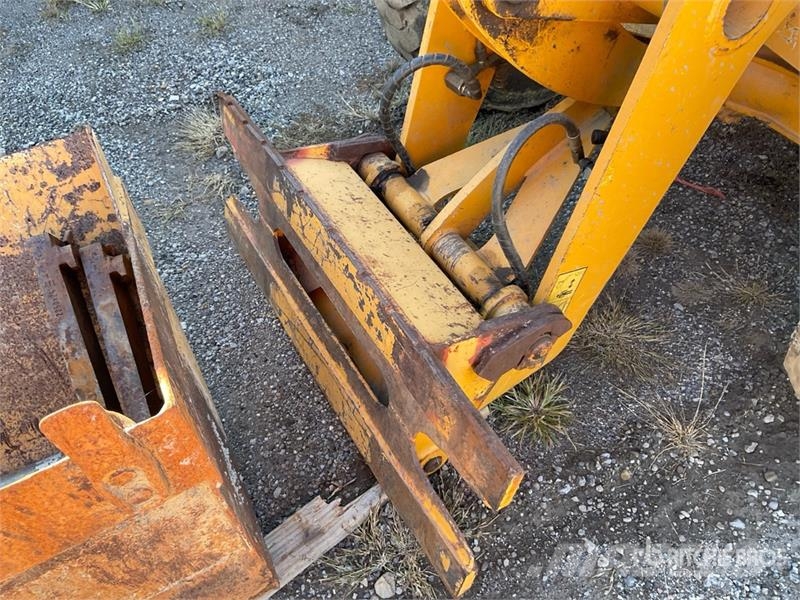  Flori Coyote 4x4 Backhoe Loader (Inoperable) لوادر ذات جرافات عكسية