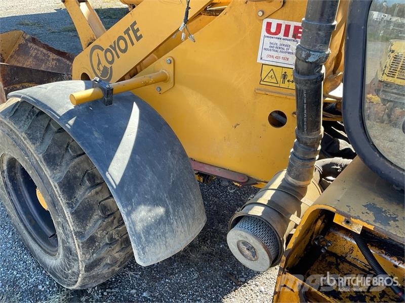  Flori Coyote 4x4 Backhoe Loader (Inoperable) لوادر ذات جرافات عكسية