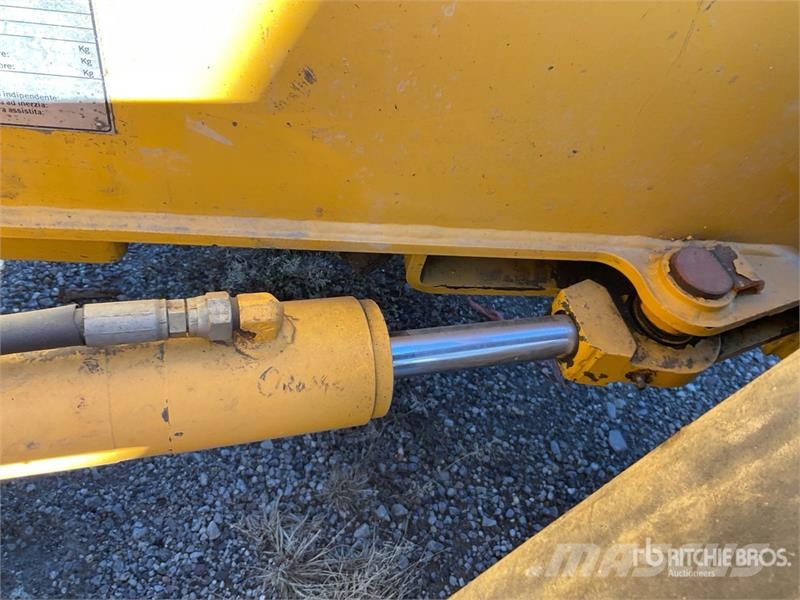  Flori Coyote 4x4 Backhoe Loader (Inoperable) لوادر ذات جرافات عكسية