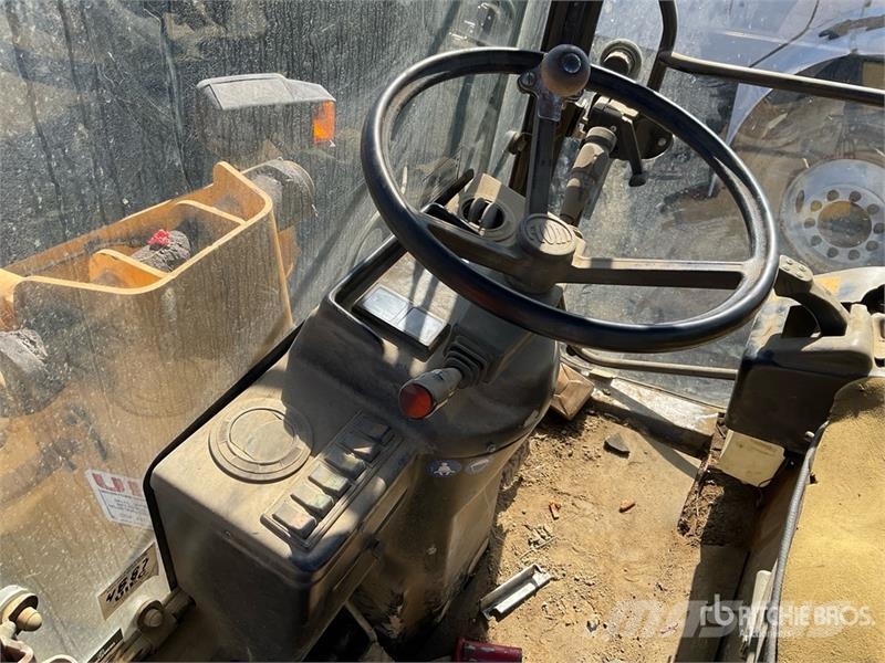  Flori Coyote 4x4 Backhoe Loader (Inoperable) لوادر ذات جرافات عكسية