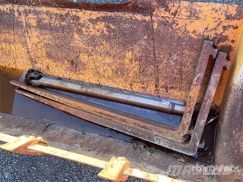  Flori Coyote 4x4 Backhoe Loader (Inoperable) لوادر ذات جرافات عكسية