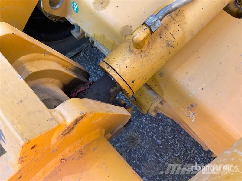  Flori Coyote 4x4 Backhoe Loader (Inoperable) لوادر ذات جرافات عكسية