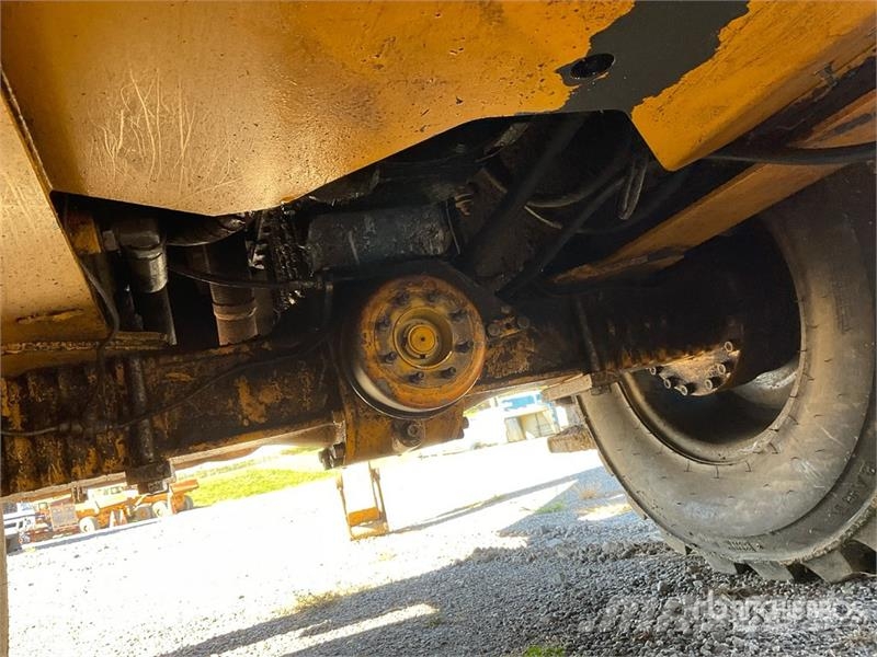  Flori Coyote 4x4 Backhoe Loader (Inoperable) لوادر ذات جرافات عكسية