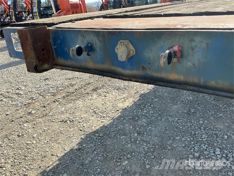 Fontaine 48 ft T/A Float Flatbed Trailer Platformas/izkraušana no sāniem